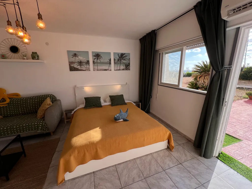 GW014 Студия с бассейном с видом на море (Gugel Waves Nahariya)