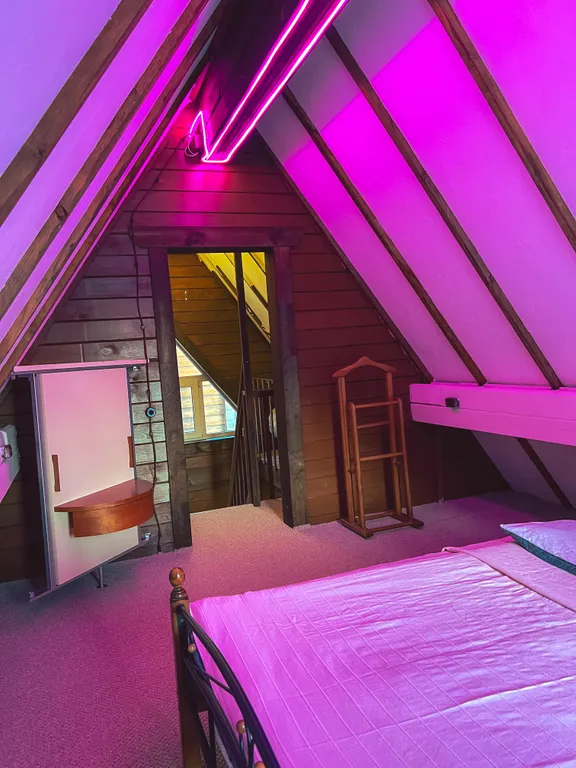 Двухэтажный дом с чаном и баней