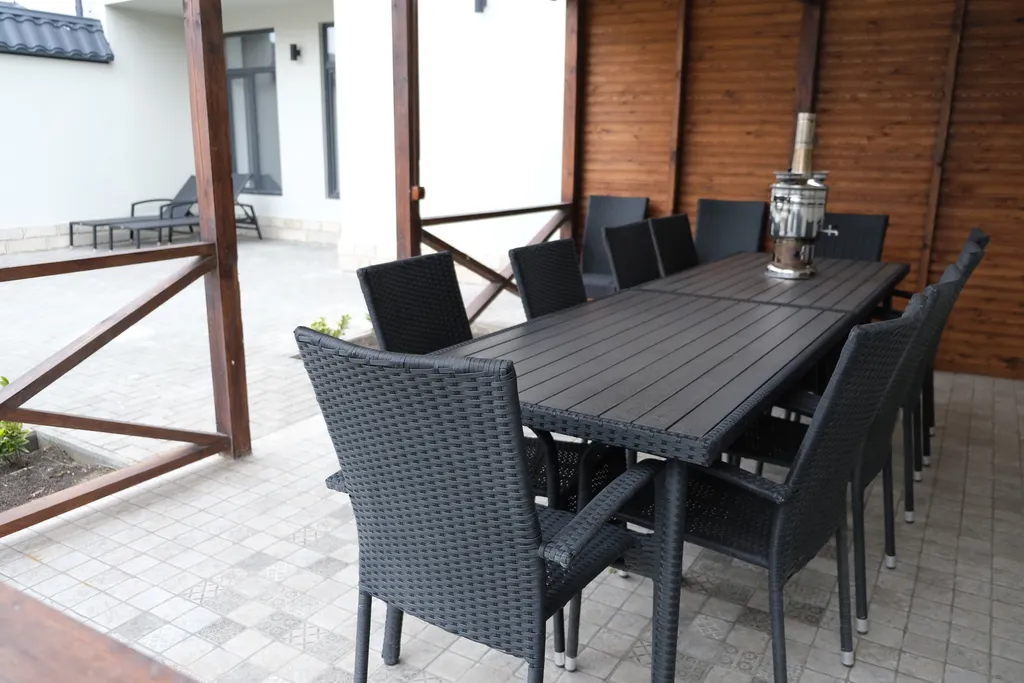 Современный дом у моря