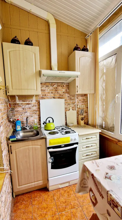 Комната с балконом в старинном доме