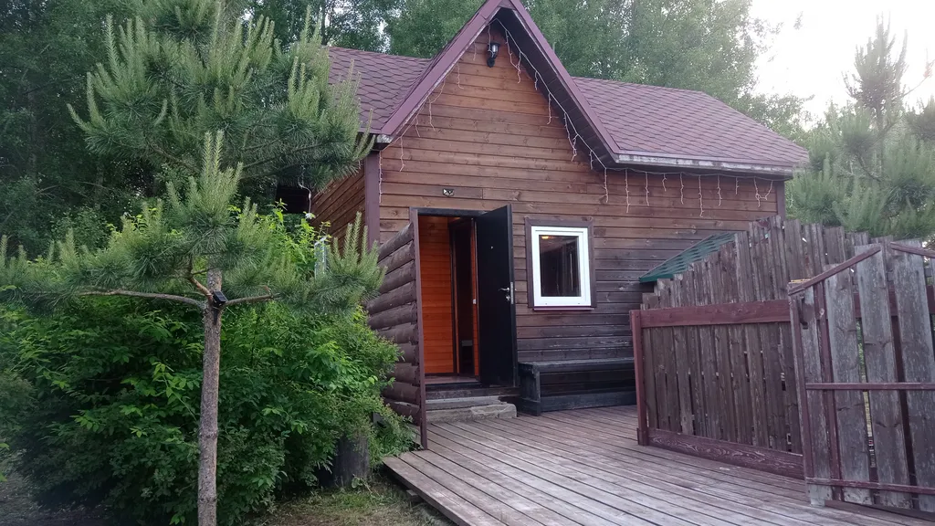 Уютный домик у леса с камином и сауной.