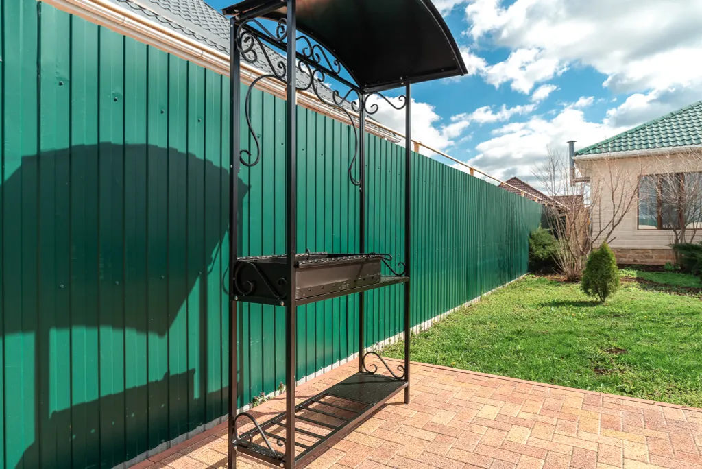 Дом с теплым бассейном и баней для загородного отдыха Южная Резиденция