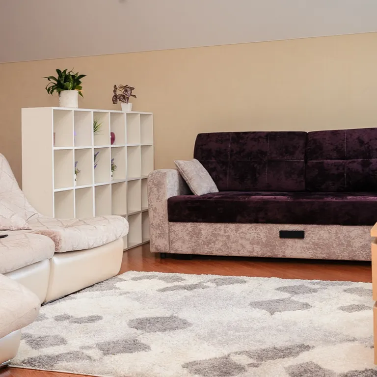 Домик прямо на берегу озера Тосканка