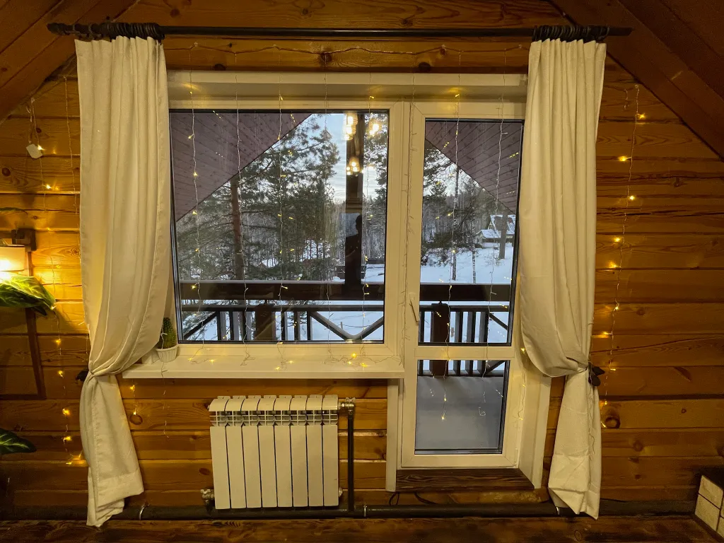 Сказочный дом в лесу