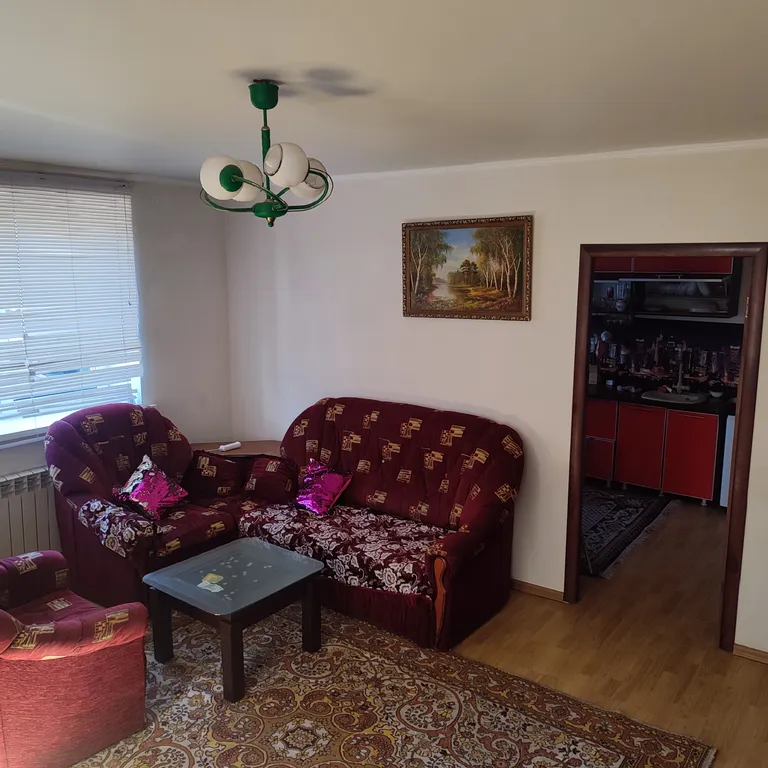 Таунхаус-5 комнат 3 этажа, парковка