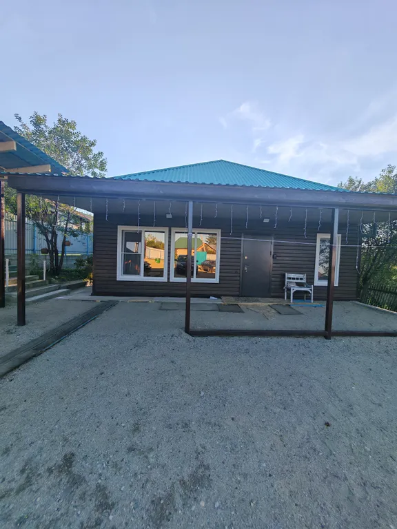 Домик в предгорье горы "50 лет"