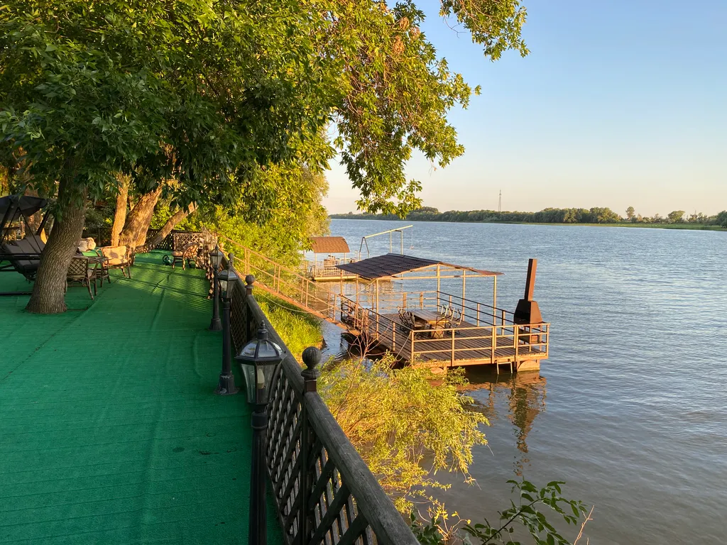 Дом на реке