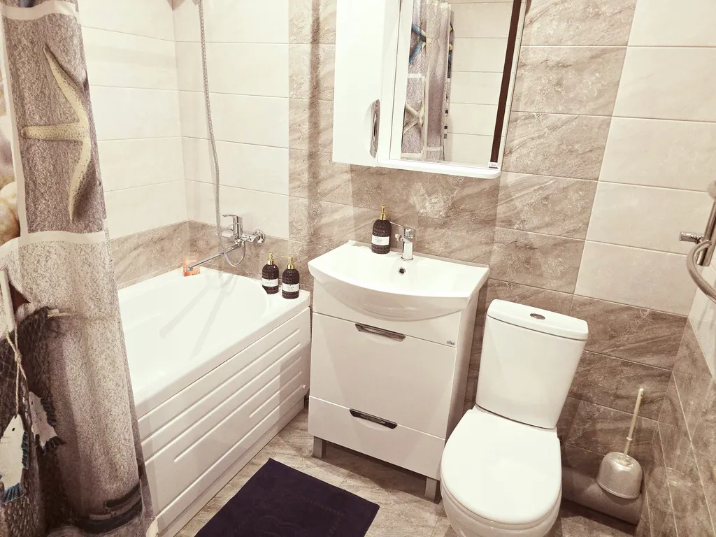 Шикарная квартира с огромным телевизором