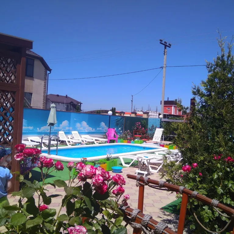 Квартира Квартира Уютный номер с мини кухней в деревянном доме недалеко от моря — Анапа