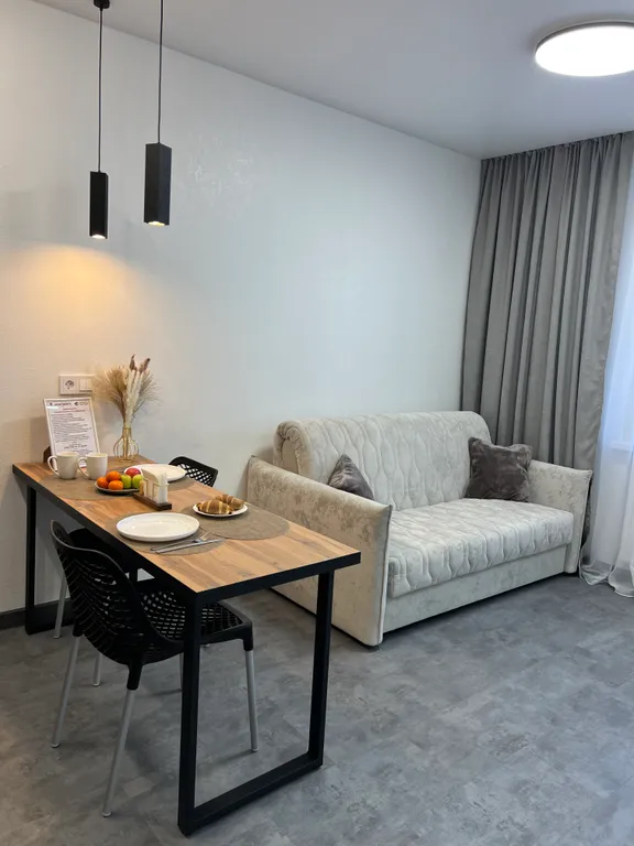 Уютная квартира Аэропорт Толмачево 5 минут(спальня+кухня-гостинная)