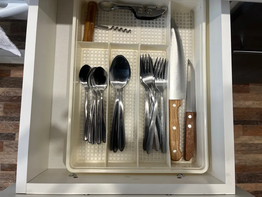 Квартира люкс в районе ДК Металлургов с большой кухней