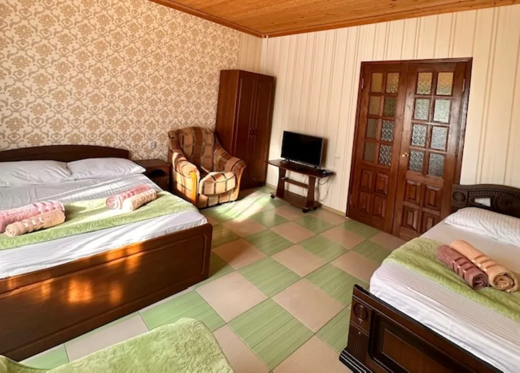 Коттедж Часть дома в тихом переулке — аренда посуточно в Кабардинка