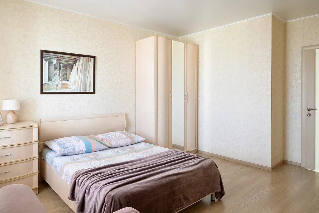 Современная двухкомнатная квартира с изолированными комнатами в центре