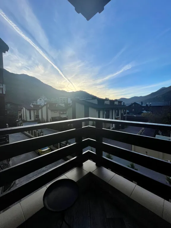 Большая квартира напротив подъемника