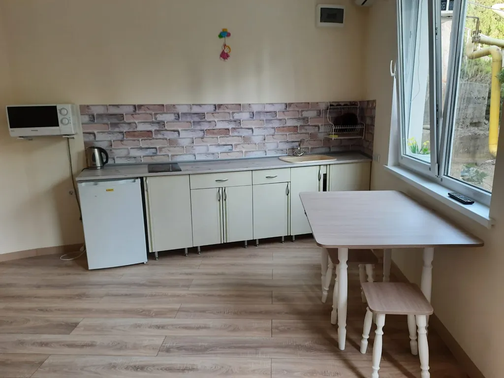 Комфортный номер в 200 метрах от моря со всеми удобствами