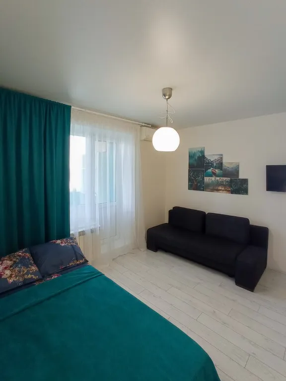 Студия в скандинавском стиле .