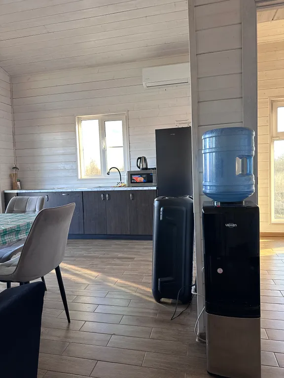 Дом с банным чаном на берегу реки Вожа