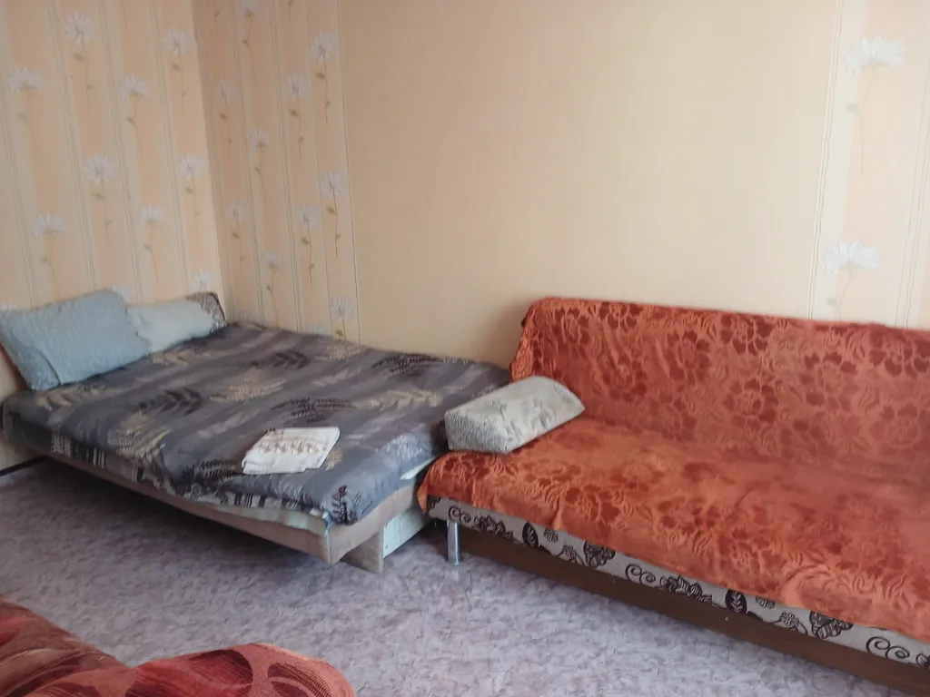 Многоместная комфортная квартира с балконом