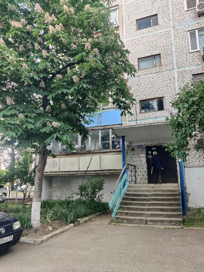 Вход в подъезд 