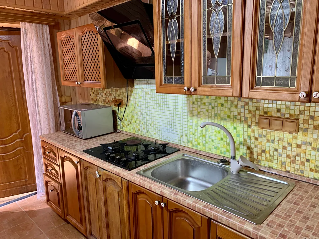 Уютный небольшой дом с кухней и сауной