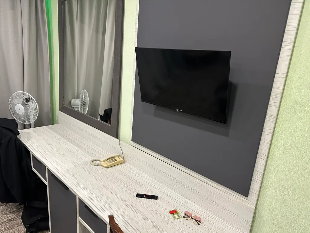 Уютный номер на озере Еловое