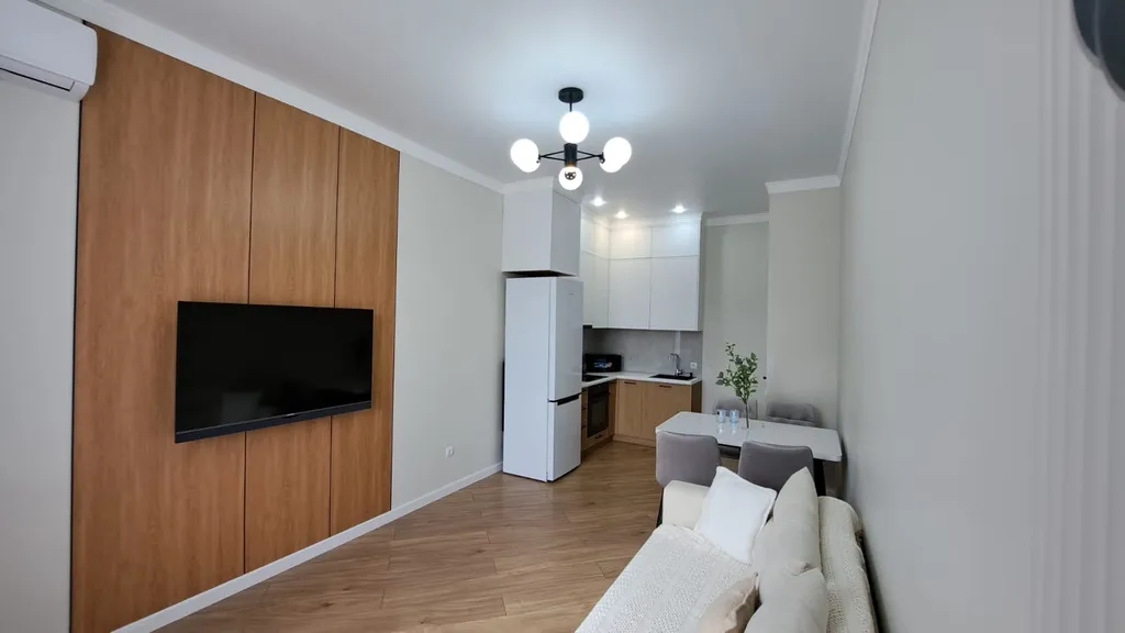 Стильная двухкомнатная квартира в центре столицы