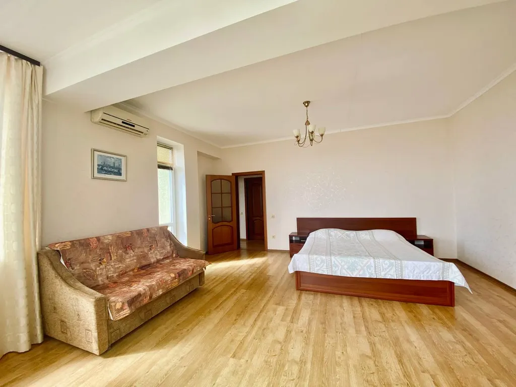 Комнаты с видом на море и горы