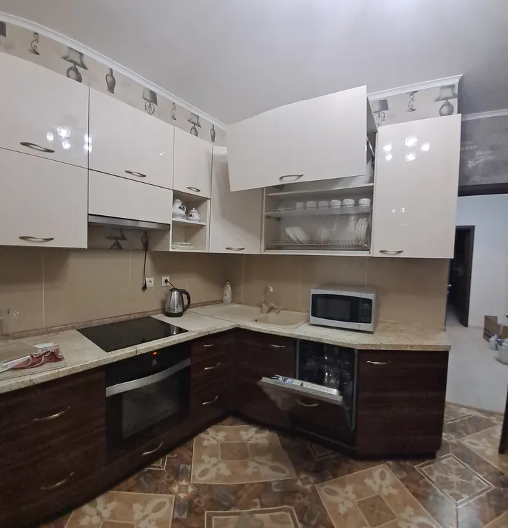 Квартира Уютная комфортабельная 3-комнатная квартира — Адлер