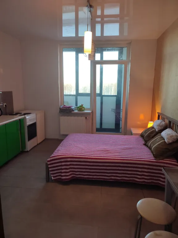 Студия в современном новом доме на проспекте Строителей