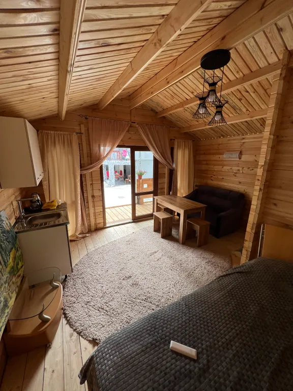 Коттедж семейный с двуспальной кроватью — аренда посуточно в Сухум