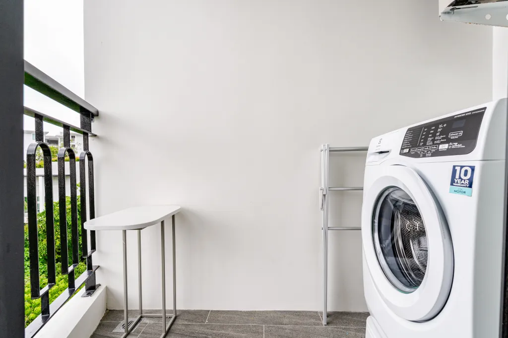 Новые апартаменты с видом на море у пляжа Карон