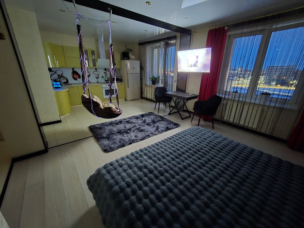 Студия с умным домом от Яндекс в центре Челябинска