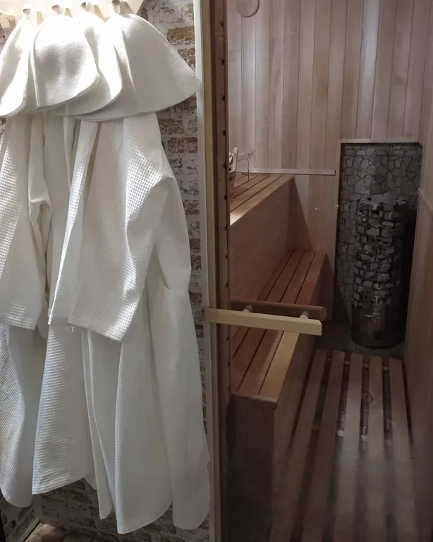 Дом на 11 мест с горячим бассейном и сауной