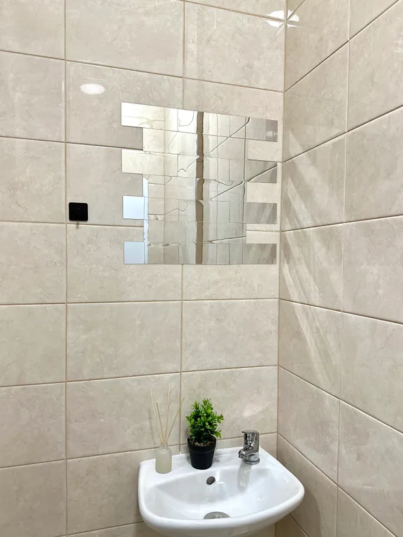 Новый дизайнерский апартамент с бесплатной парковкой для гостей