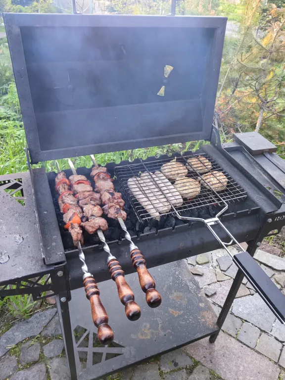 Дом в городе петрозаводске с красивым уединённым участком и баней