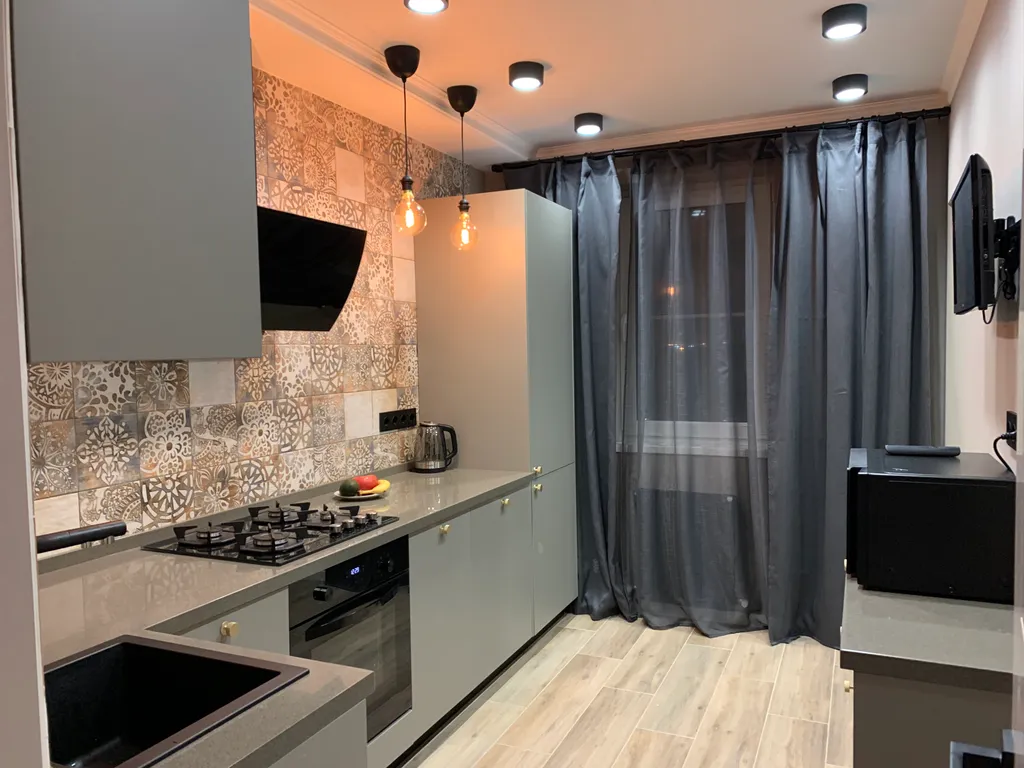 3-комнатная квартира в центре с видом на море и горы