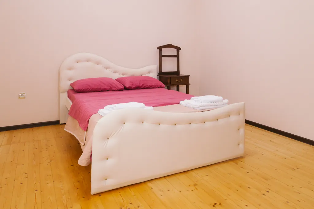 Уютный дом с камином и большим балконом