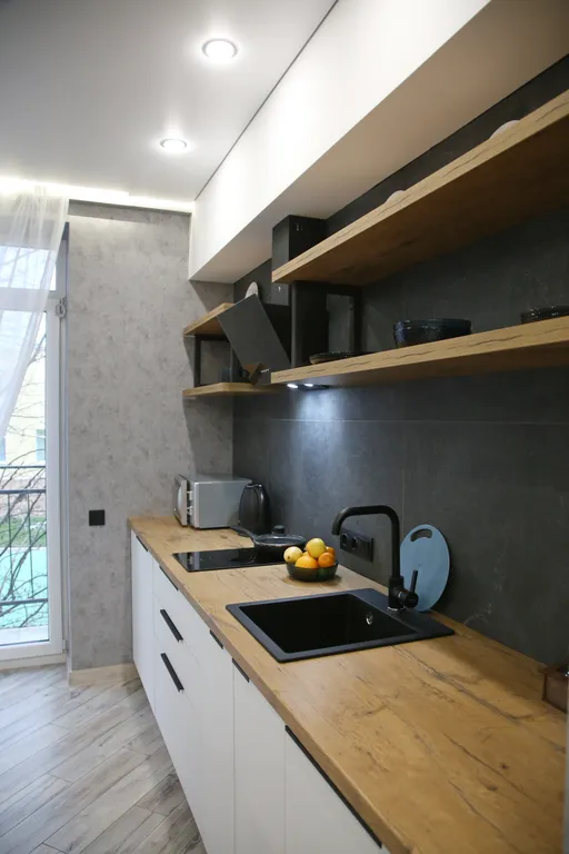 Стильные апартаменты "Кандинский" в центре города у моря