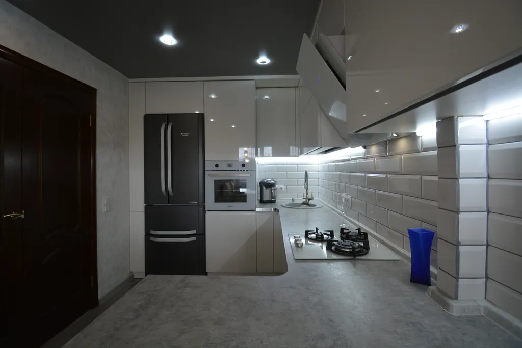 Трёхкомнатная квартира с раздельными комнатами двумя уборными и лифтом