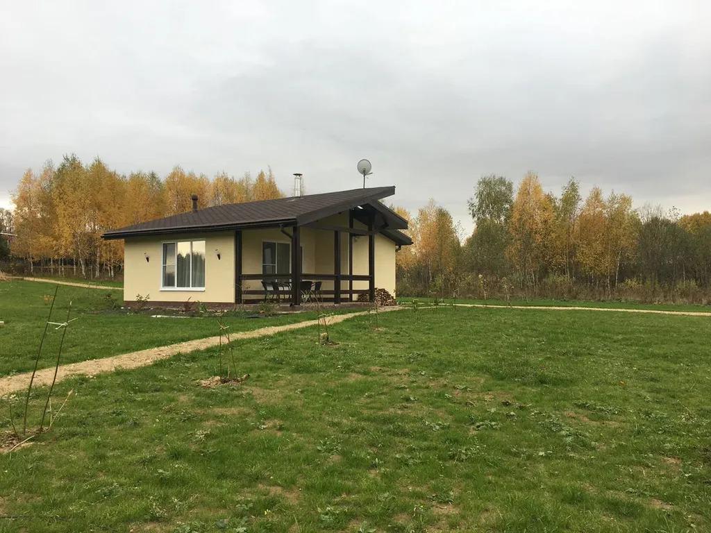 Уютный дом с видом на озеро с камином. Собственный закрытый пляж