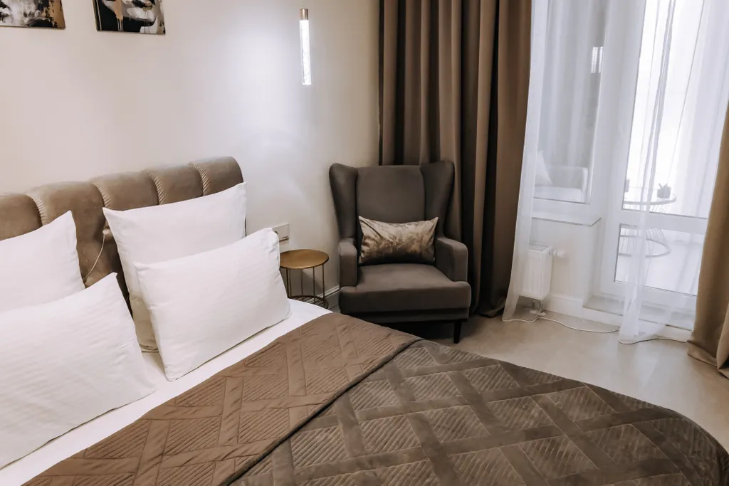 Рыжий Кот Голд (видовая квартира с изолированной спальней)