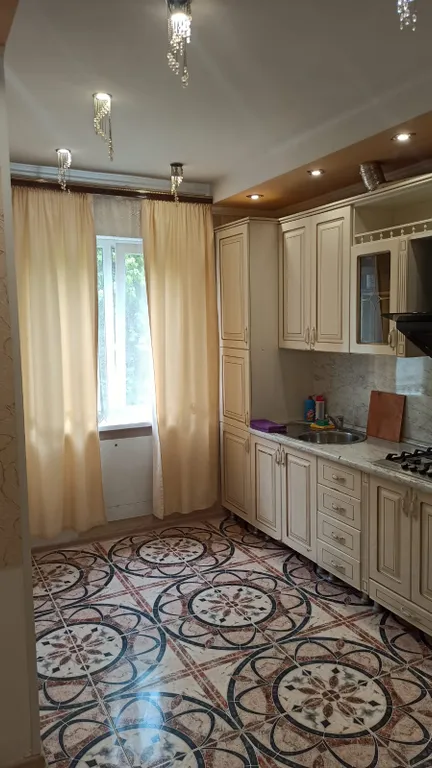 3-комнатная Квартира — аренда посуточно в Лоо