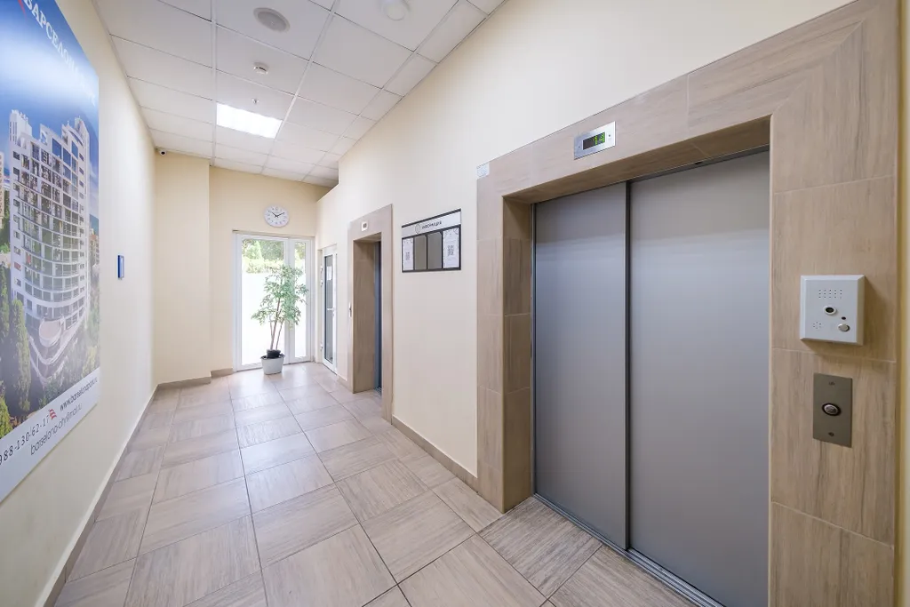 Стильная студия с видом на море