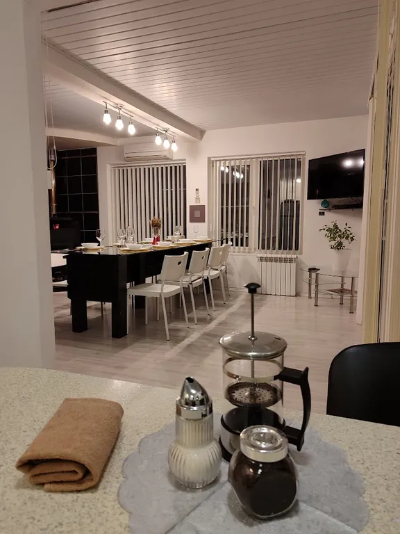 Вилла с гриль-верандой, сауной, купелью и джакузи