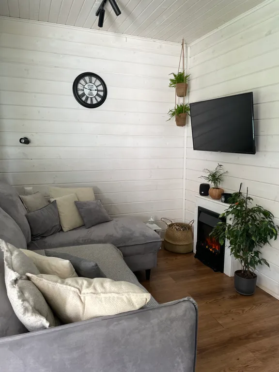 Вилла с банным чаном на берегу водоёма