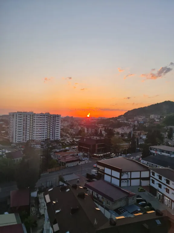 Трёхкомнатная квартира в Сочи  с видом на море и горы