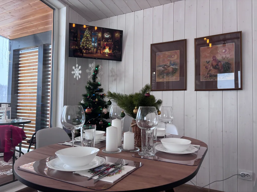 Уютный новый дом с сауной включена в стоимость и видом на озеро и лес