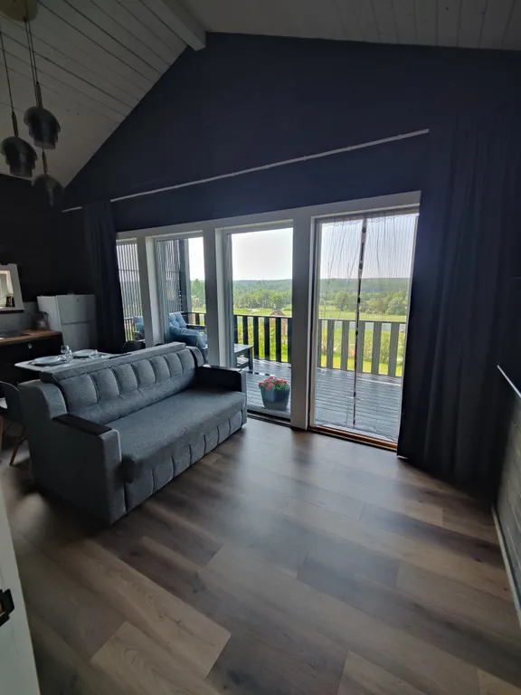 Коттедж Уютный дом с бассейном — Приморск