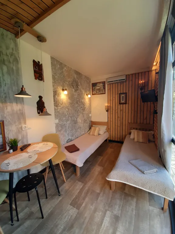 Теплый домик - студия у реки