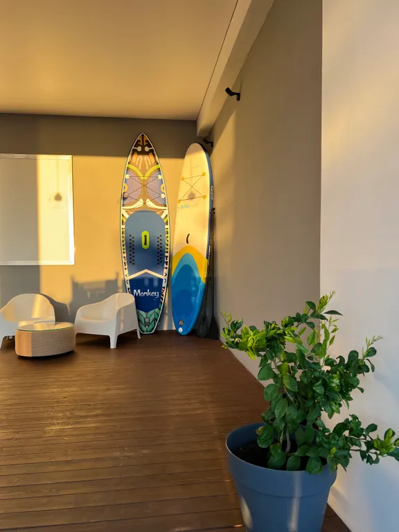 Gide villa посреди леса с видом на море